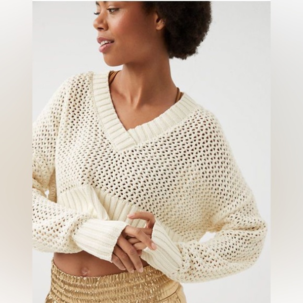 NWT Offline by Aerie Crochet V neck sweater